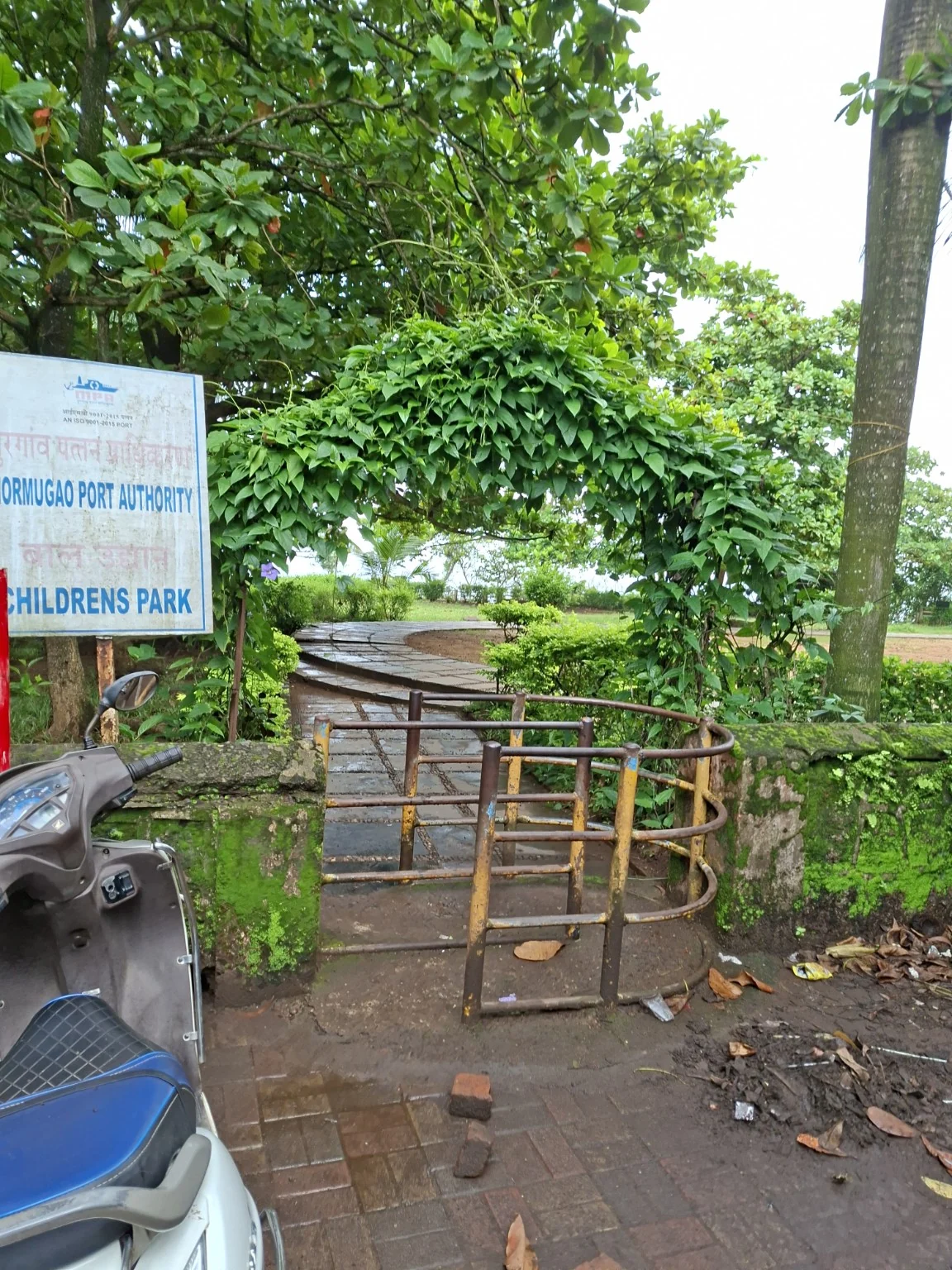 Entrance to the leafy Japanese Garden in Goa