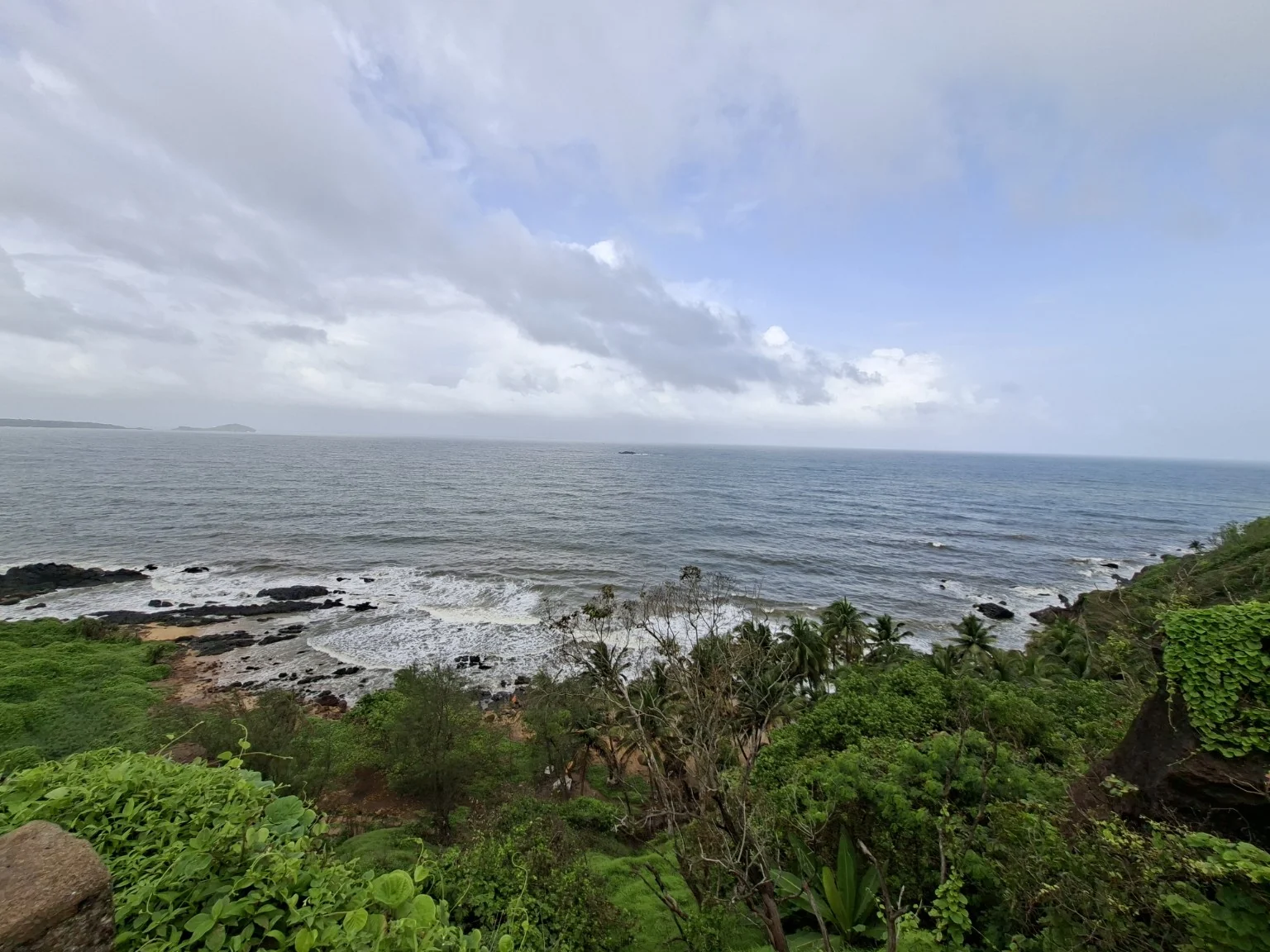 Wide Arabian Sea view from the garden cliffs